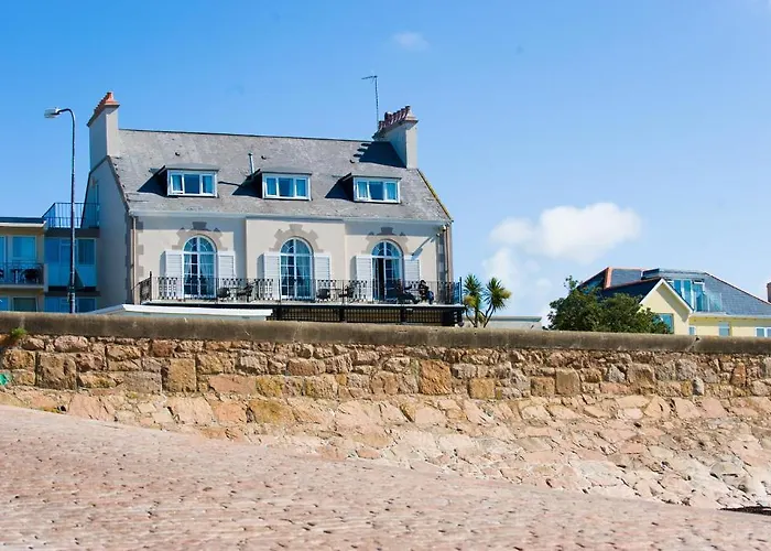 Pontac House Saint Clement