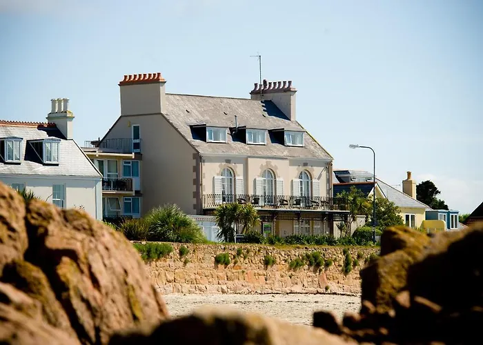 Pontac House Saint Clement