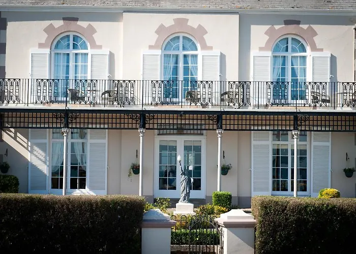 Hotel Pontac House 3*